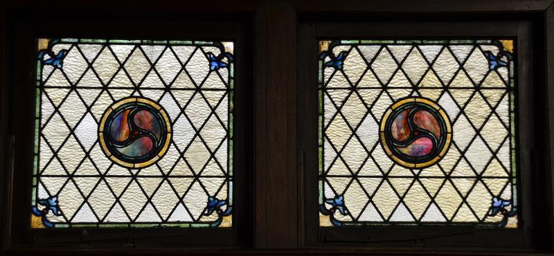 windows with clear diamond ripple glass and small decoration