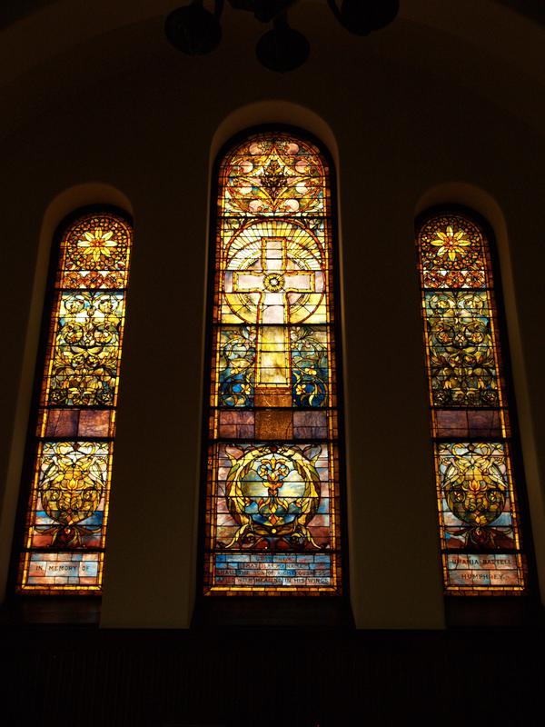 Humphrey Memorial Window:  ornamental with cross