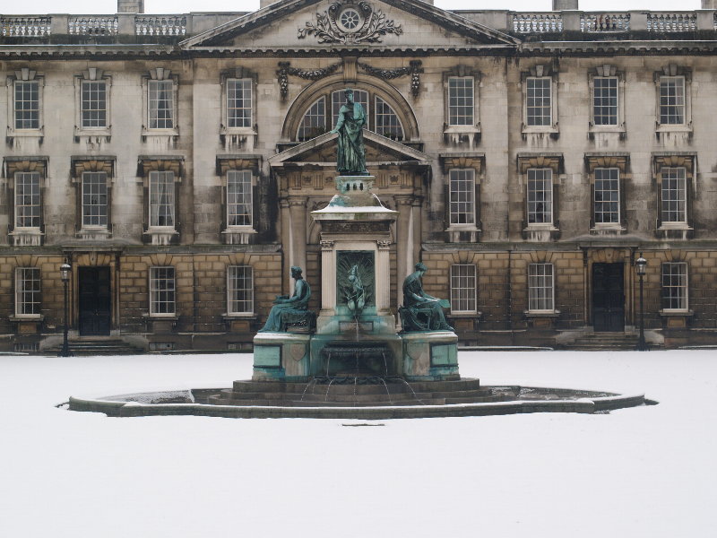 Front Court fountain, King's College, Cambridge, England