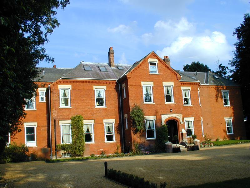 Trumpington Road: Meadowcroft Hotel