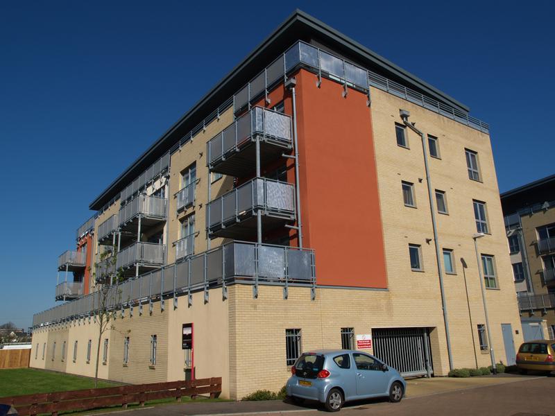 Rustat Avenue: Adams House