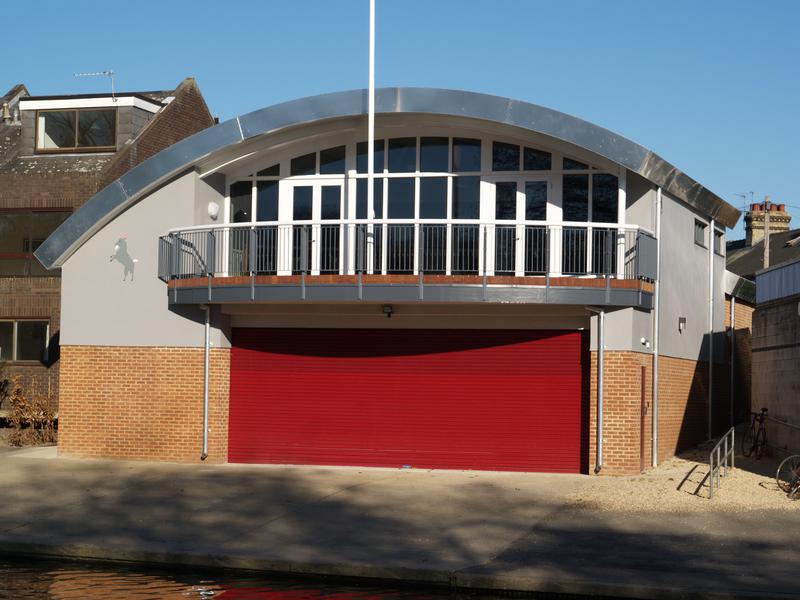 Fitzwilliam College: Cam: boathouse (David Sayer and Associates, R H Partnership)