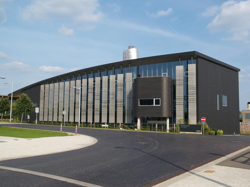 university: Madingley Road: Cavendish Laboratory, Physics of Medicine (Building Design Partnership)