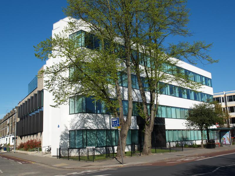 Hills Road: Three Crowns House, 72-80 (Fitzroy Robinson, Scott Brownrigg)