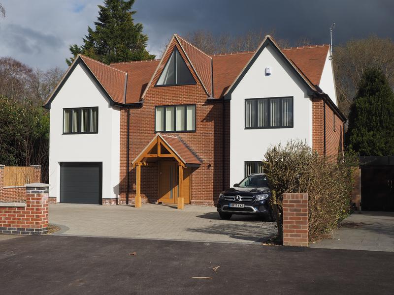 Barrow Road: 49 (Daniel Aguilar)