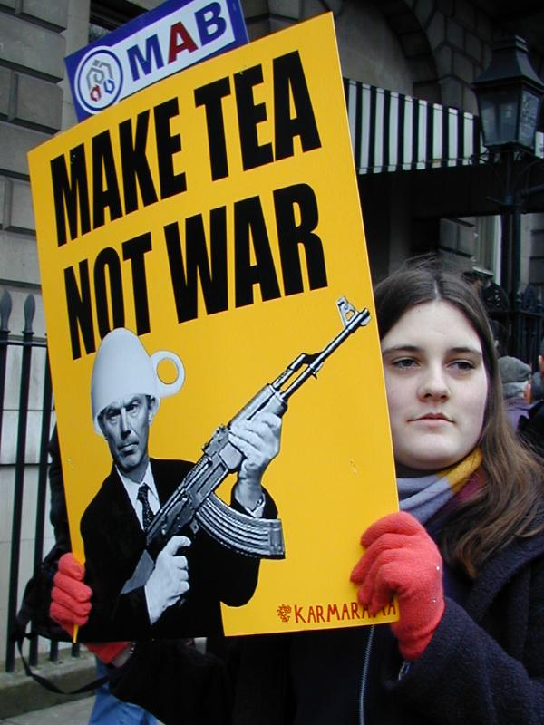 London, England: anti-war demonstration: best placard ('Make Tea Not War')