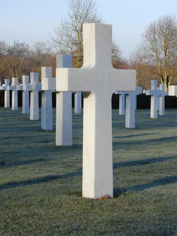 Madingley, England: American War Cemetery: grave stones