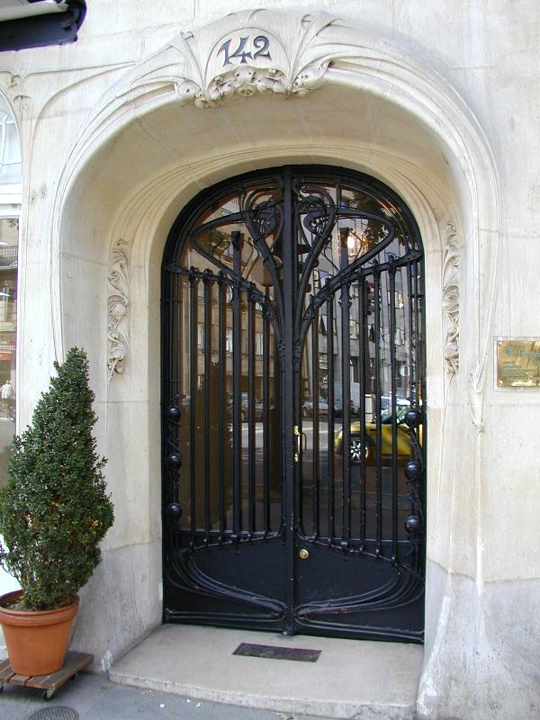 Paris, France: Immeuble Jassede, 142 Avenue de Versailles: door (art nouveau, 1905, architect Hector Guimard)