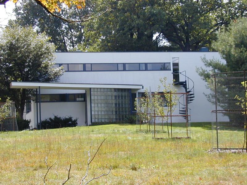Lincoln, Massachusetts (MA): Gropius House: front view (1937-1938, architects Walter Gropius and Marcel Breuer)
