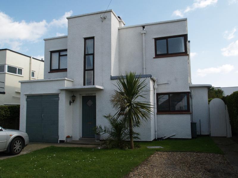 Frinton-on-Sea, England: Graces Walk: 7, Hindaun (1935-1938, J.T. Shelton)