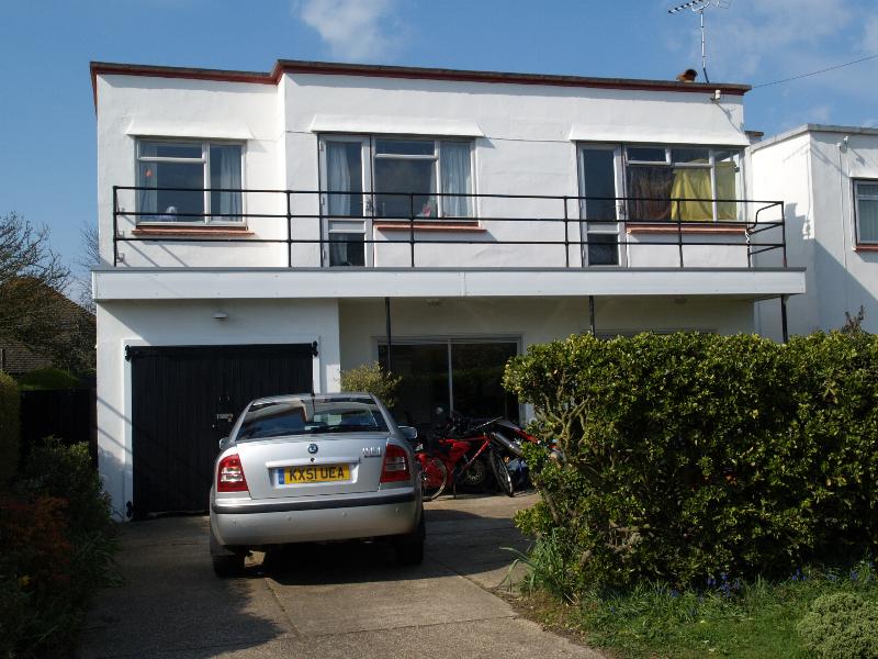 Frinton-on-Sea, England: Graces Walk: 16, Sunray (1935-1938, J.T. Shelton)