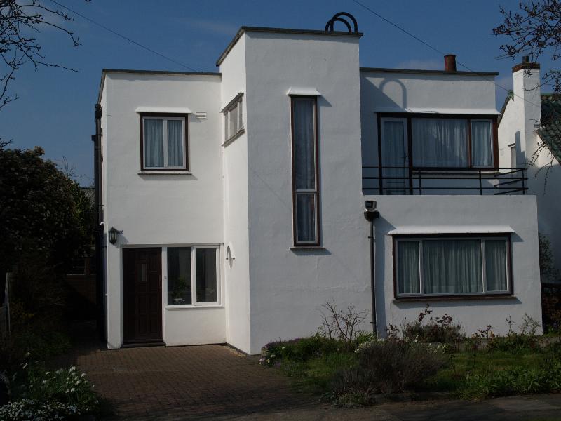 Frinton-on-Sea, England: Waltham Way: 20 (1935-1938, J.T. Shelton)