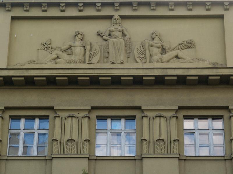 Lodz, Poland: aleja Kosciuszki 83: facade