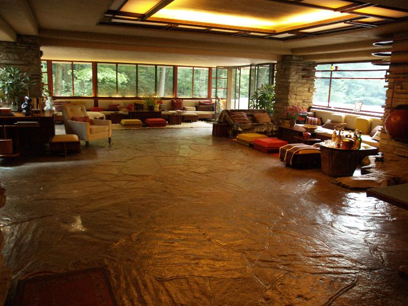 Mill Run, Pennsylvania (PA): Fallingwater (Kaufmann House): living room (1935-1937, architect Frank Lloyd Wright)