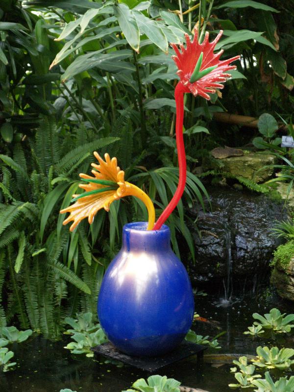 London, England: Kew Gardens: orange and red 'Ikebana' (glass artist Dale Chihuly)