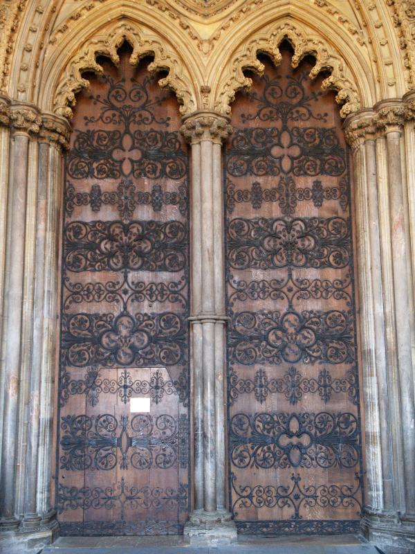 Ely, England: Ely Cathedral: west doors