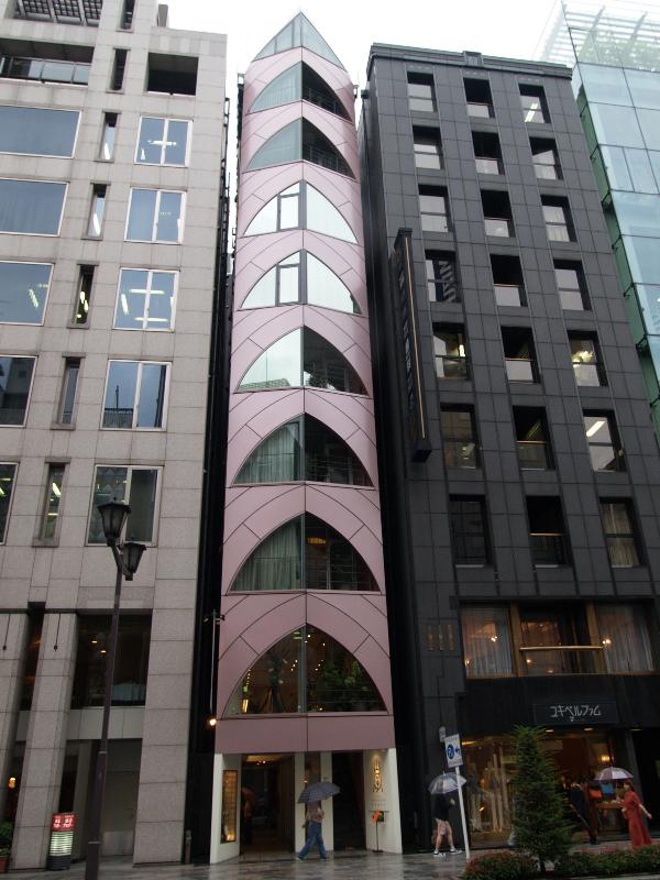 Tokyo, Japan: Ginza Tanagokoro: thin building
