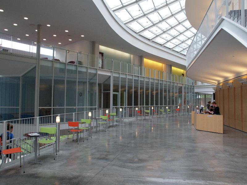 Northampton, Massachusetts (MA): Smith College: Campus Center interior (2003, Weiss/Manfredi Architects)