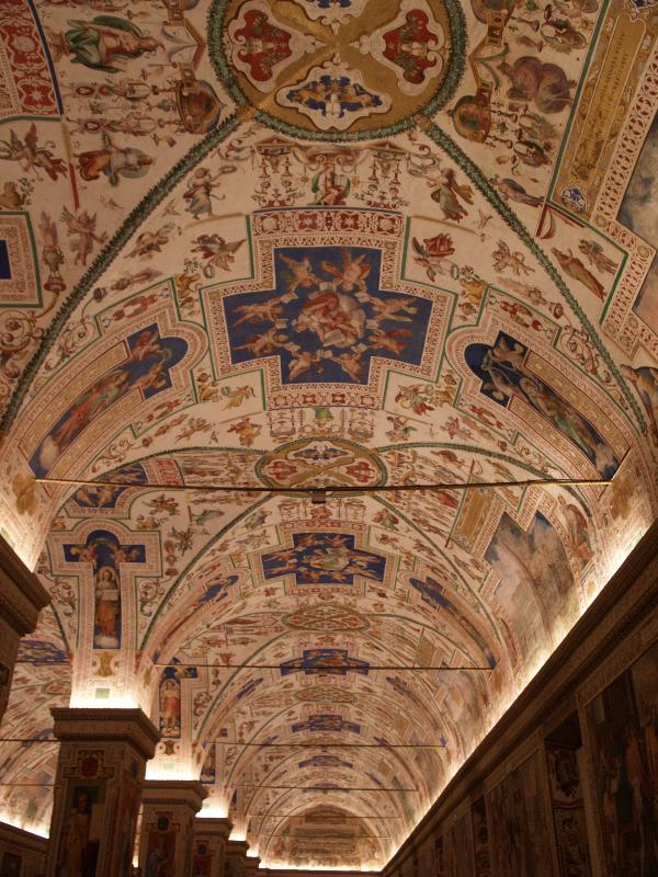 Vatican City: Vatican Museum: ceiling decoration (Sistine Hall)