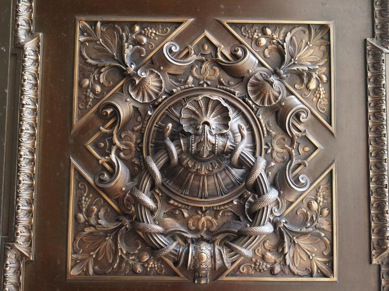 New York City, NY: New York Public Library (Fifth Avenue): door panel (1902-1911, architect Carrere and Hastings)