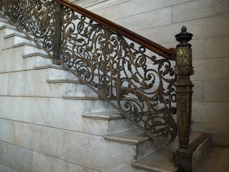 Buffalo, New York (NY): Ellicott Square Building: staircase in entrance hall (vestibule) (1895-1896, Daniel H. Burnham and Co., principal architect Charles Atwood)