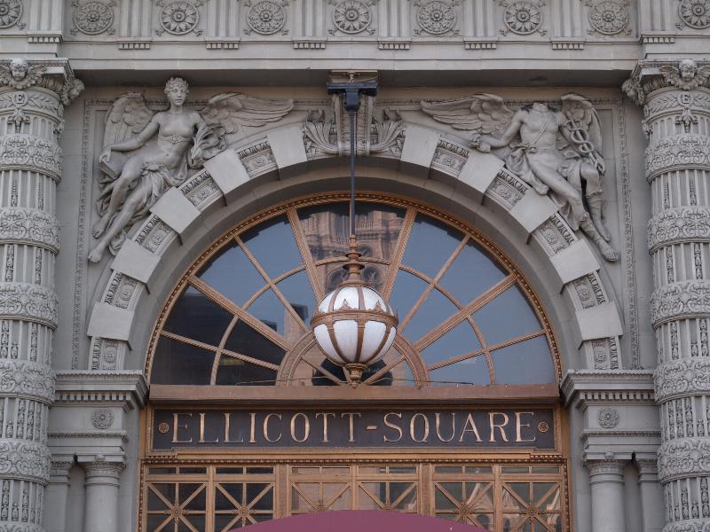 Buffalo, New York (NY): Ellicott Square Building: entrance detail (1895-1896, Daniel H. Burnham and Co., principal architect Charles Atwood)