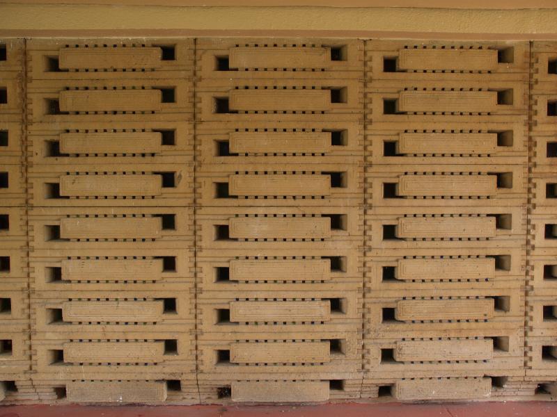 Lakeland, Florida (FL): Florida Southern College: Annie Pfeiffer Chapel, exterior wall (1938-1941, Frank Lloyd Wright)