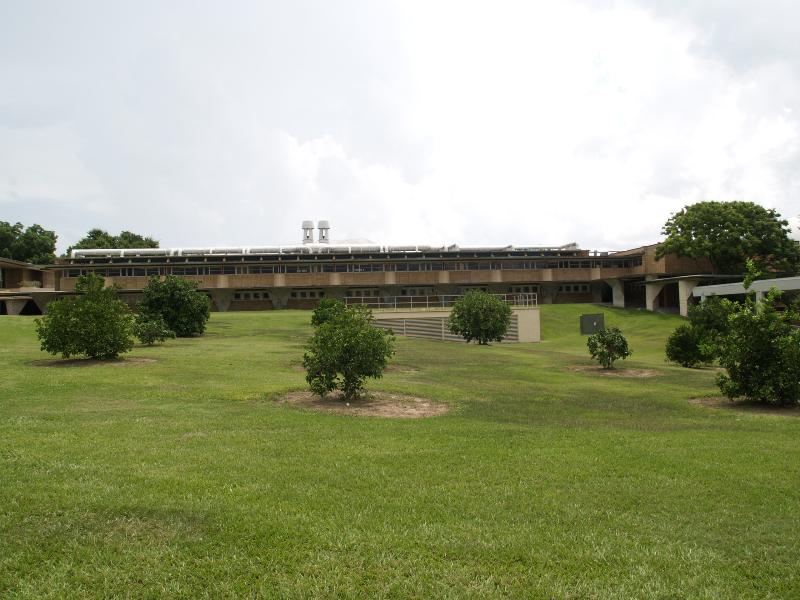 Lakeland, Florida (FL): Florida Southern College: Polk County Science Building, view (1953-1958, Frank Lloyd Wright)