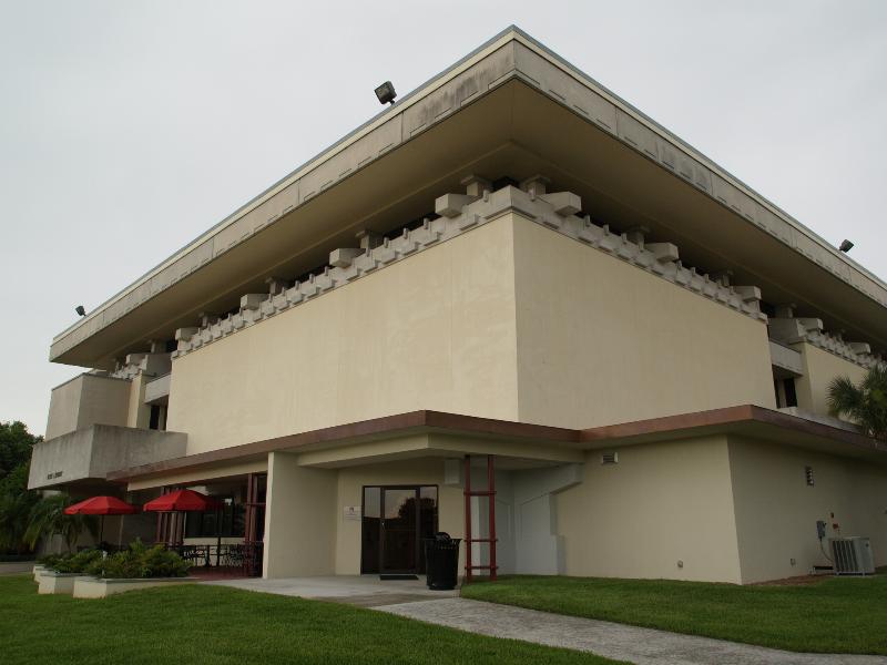 Lakeland, Florida (FL): Florida Southern College: E.T. Roux Library (architect Nils Schweizer)