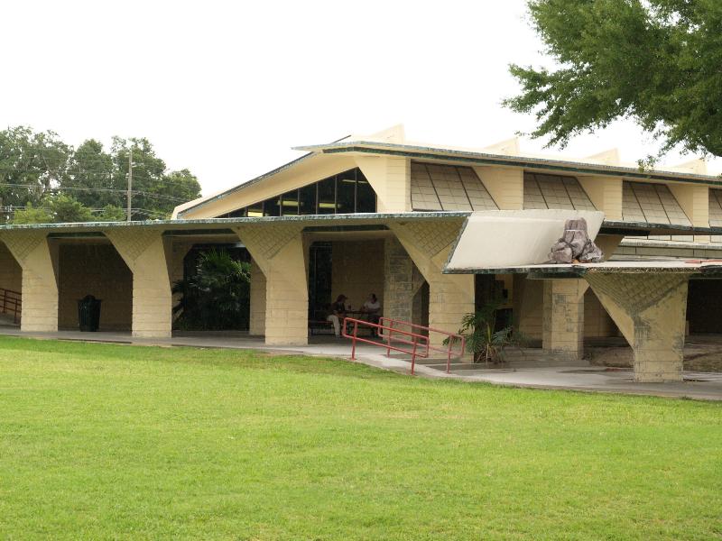 Lakeland, Florida (FL): Florida Southern College: Lucius Pond Ordway Building (Industrial Arts Building), exterior (1942-1952, Frank Lloyd Wright)