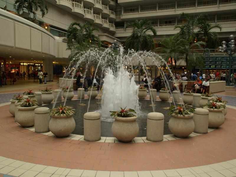 Orlando, Florida (FL): Orlando International Airport: courtyard fountain