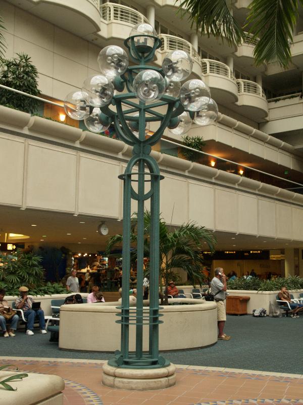 Orlando, Florida (FL): Orlando International Airport: courtyard lamp post