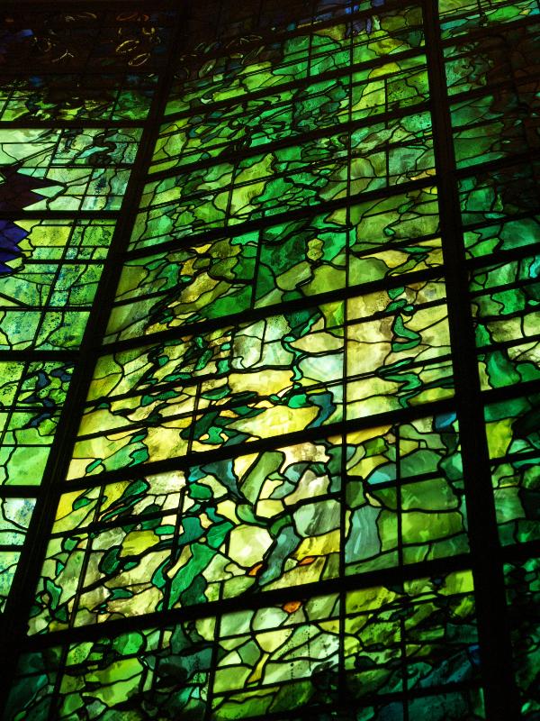 Cambridge, England: Robinson College: chapel large window detail (c1980, designed by John Piper, made by Patrick Reyntiens)