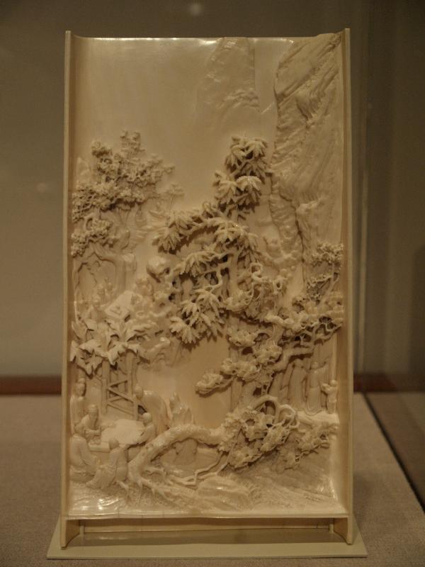New York City, NY: Metropolitan Museum of Art: ivory table screen (China, 18th century)