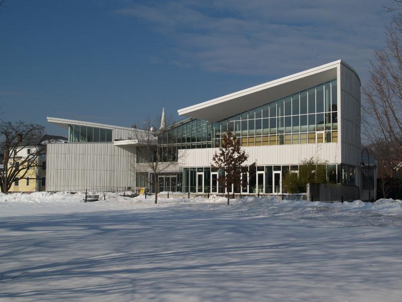 Northampton, Massachusetts (MA): Smith College: Campus Center, winter (2003, Weiss/Manfredi Architects)