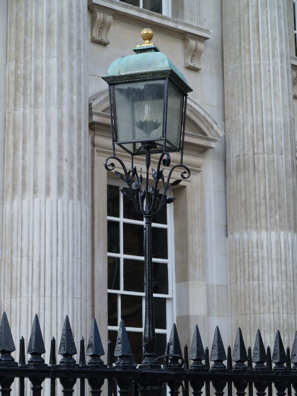Cambridge, England: Senate House: lamp post