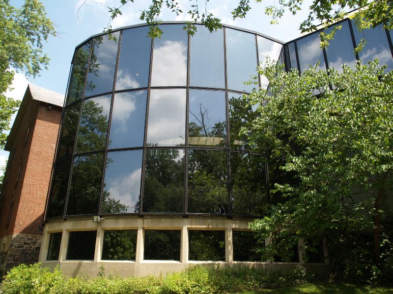 Chadds Ford, Pennsylvania (PA): Brandywine River Museum: exterior reflections (1970-1971, architect James R. Grieves)