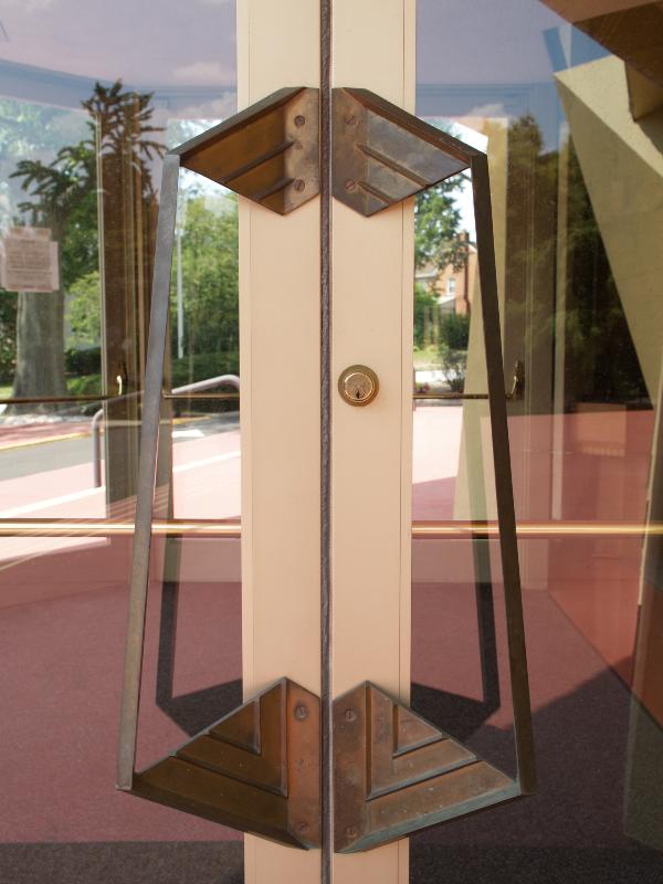 Elkins Park, Pennsylvania (PA): Beth Sholom Synagogue: door handle (1954-1959, Frank Lloyd Wright and Mortimer J. Cohen)