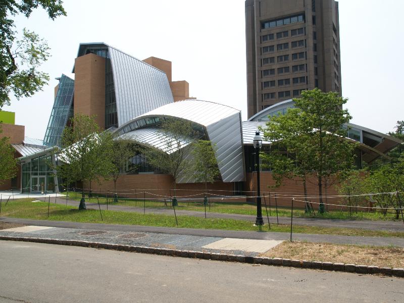 Princeton, New Jersey (NJ): Princeton University: Lewis Science Library, view from north-west (2008, Frank Gehry)