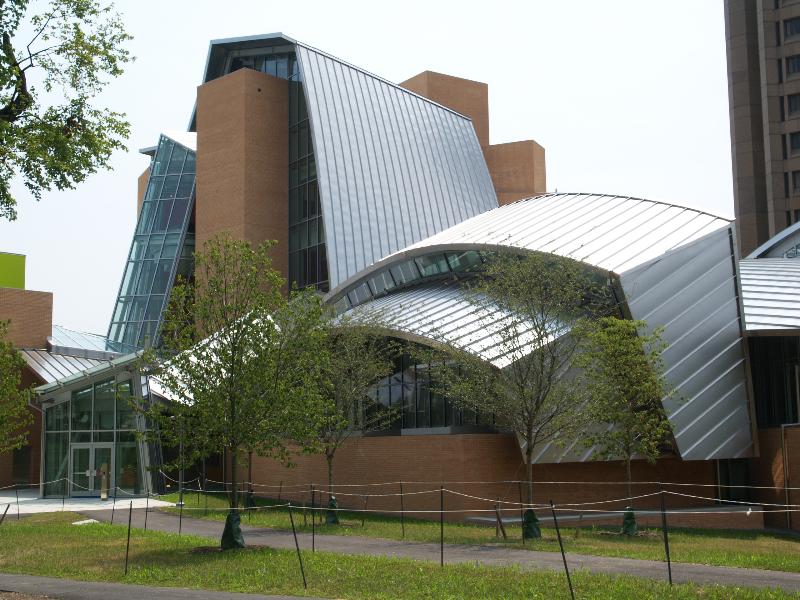 Princeton, New Jersey (NJ): Princeton University: Lewis Science Library, view from north-west (2008, Frank Gehry)