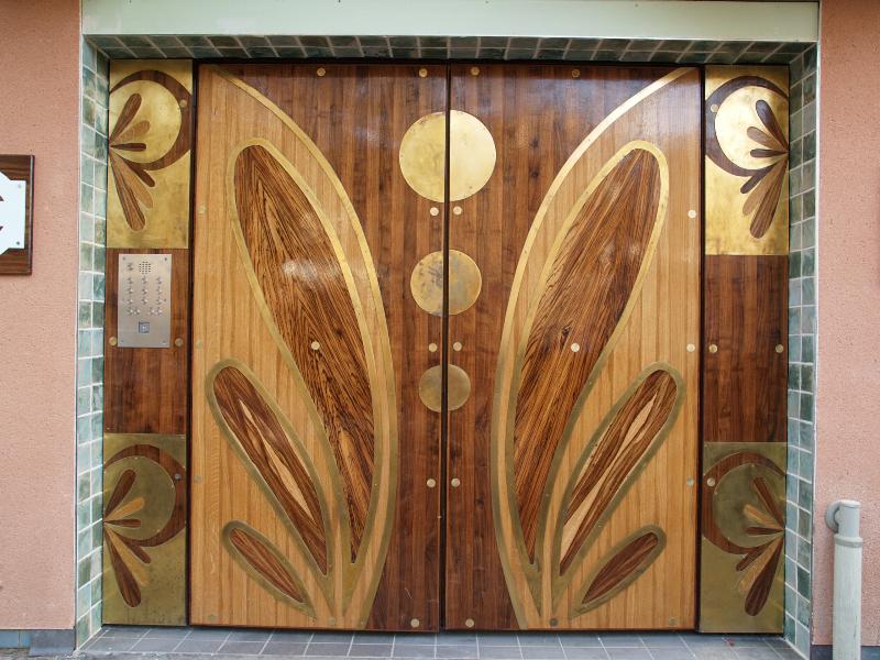 Cambridge, England: Paradise Street: Guthrie Court door (2008, architect Hadley Design Associates)