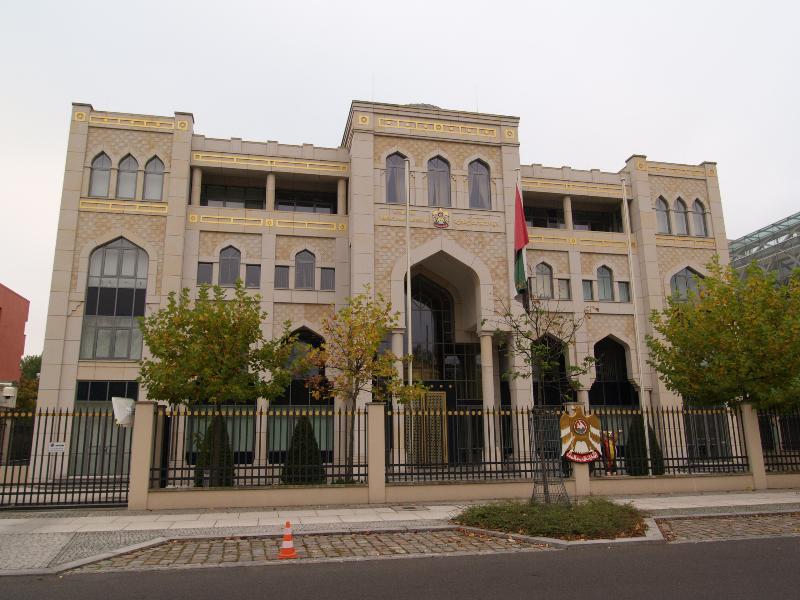 Berlin, Germany: United Arab Emirates Embassy (Hiroshimastrasse): view (2004, Krause Bohne Architects)