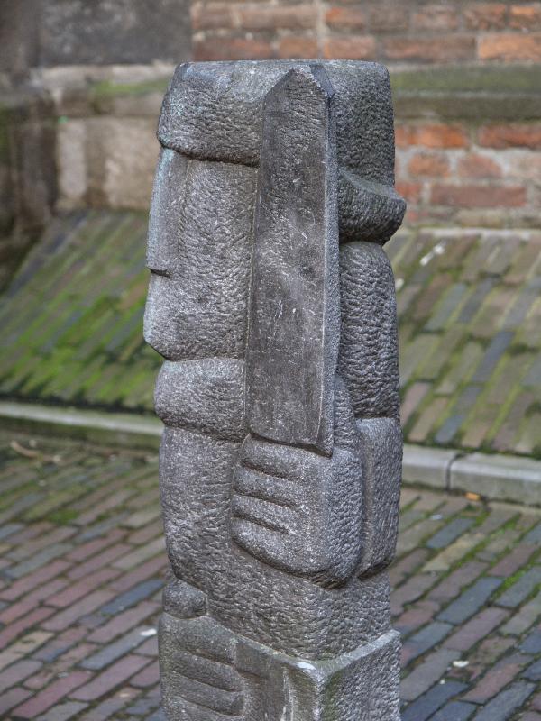 Nijmegen, Netherlands: Sint Stevenskerkhof: Afsluitpaal 'De Gehelmde Wachter' (bollard, 1977, sculptor Ben van Pinxteren)