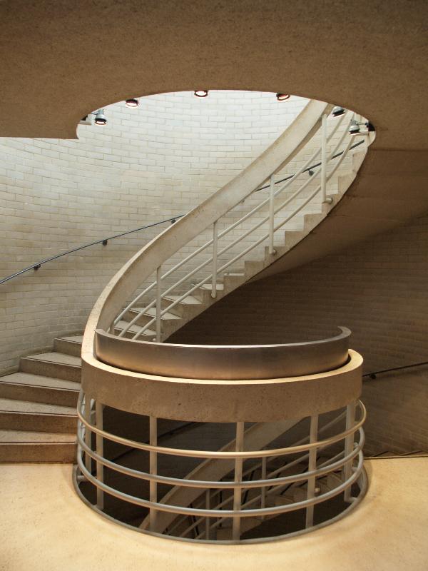 Cambridge, England: Murray Edwards College (was New Hall): spiral staircase (1966, architect Chamberlin, Powell and Bon)