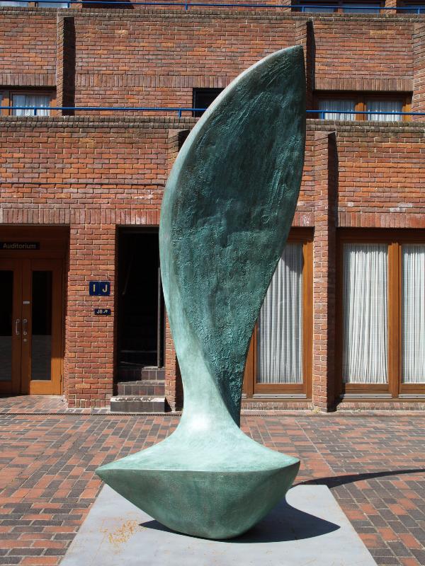 Cambridge, England: Robinson College: Finback (2008, sculptor Ben Barrell)