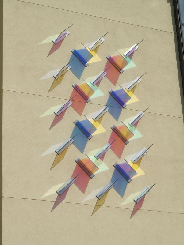 Cambridge, England: Orchard Park: Premier Inn, coloured glass sculpture (2008-2009, sculptor Chris Wood)