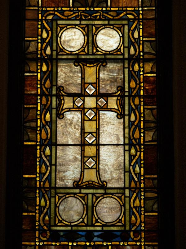 Buffalo, New York (NY): Episcopal Church of the Good Shepherd: St Paul window, cross design (1891, Tiffany Studios)