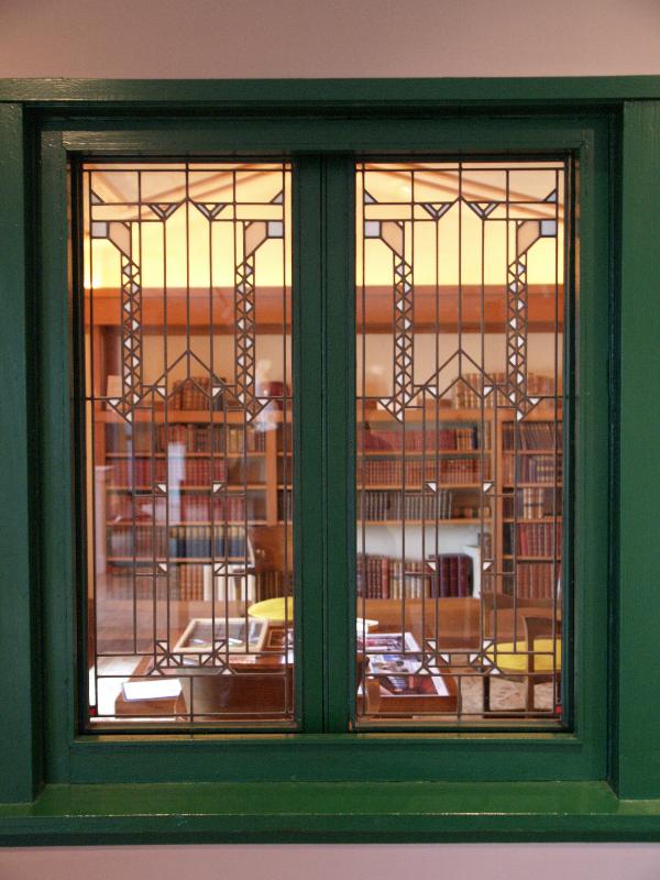 Allentown, Pennsylvania (PA): Allentown Art Museum: library windows (1912, designer Frank Lloyd Wright)