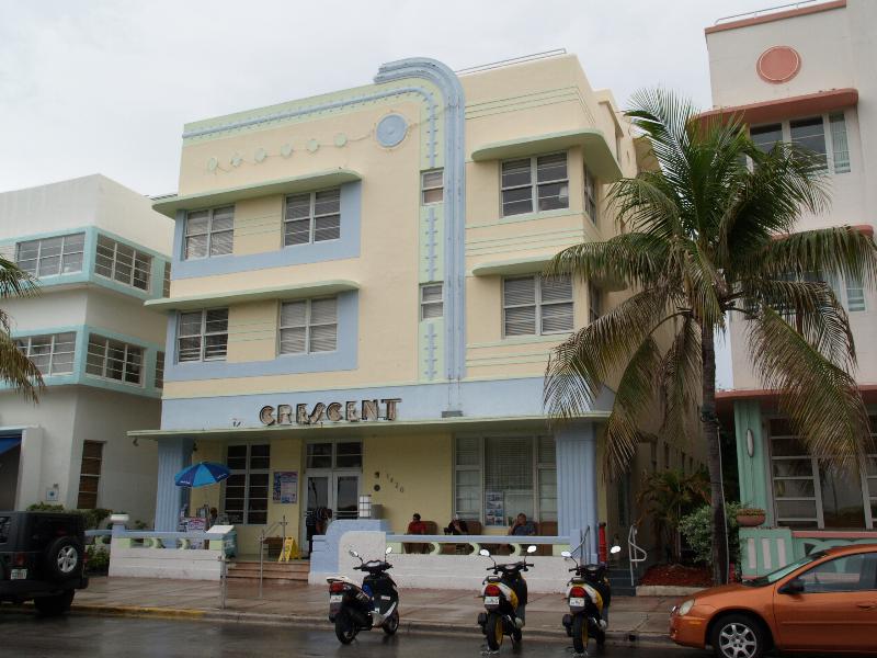 Miami Beach, Florida (FL): Crescent, Ocean Drive: view (1932, architect Henry Hohauser)
