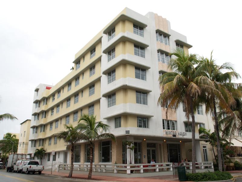 Miami Beach, Florida (FL): Winter Haven, Ocean Drive: view (architect Albert Anis)